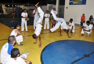 Estudantes da Pós-FAMA participam de aula prática
